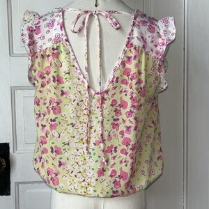 SIENNA SKY CROPPED FLUTTER SLEEVE FLORAL TOP